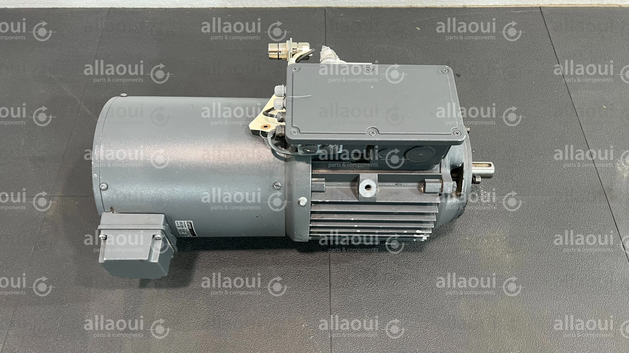 Lenze Motor MDFMABS112-22B Lenze Motor MDFMABS112-22B