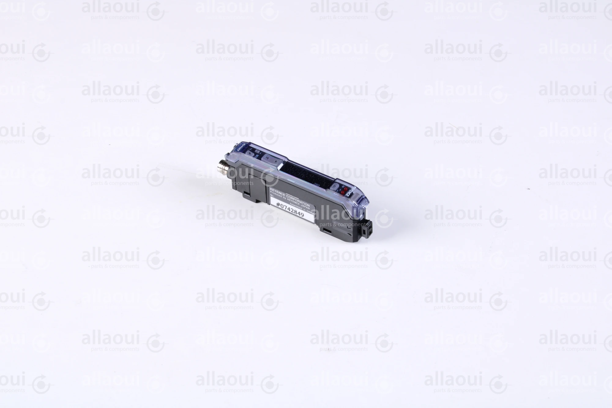 Keyence Fibre Amplifier M8 Connector Type FS-V33CP Keyence Fibre Amplifier M8 Connector Type FS-V33CP