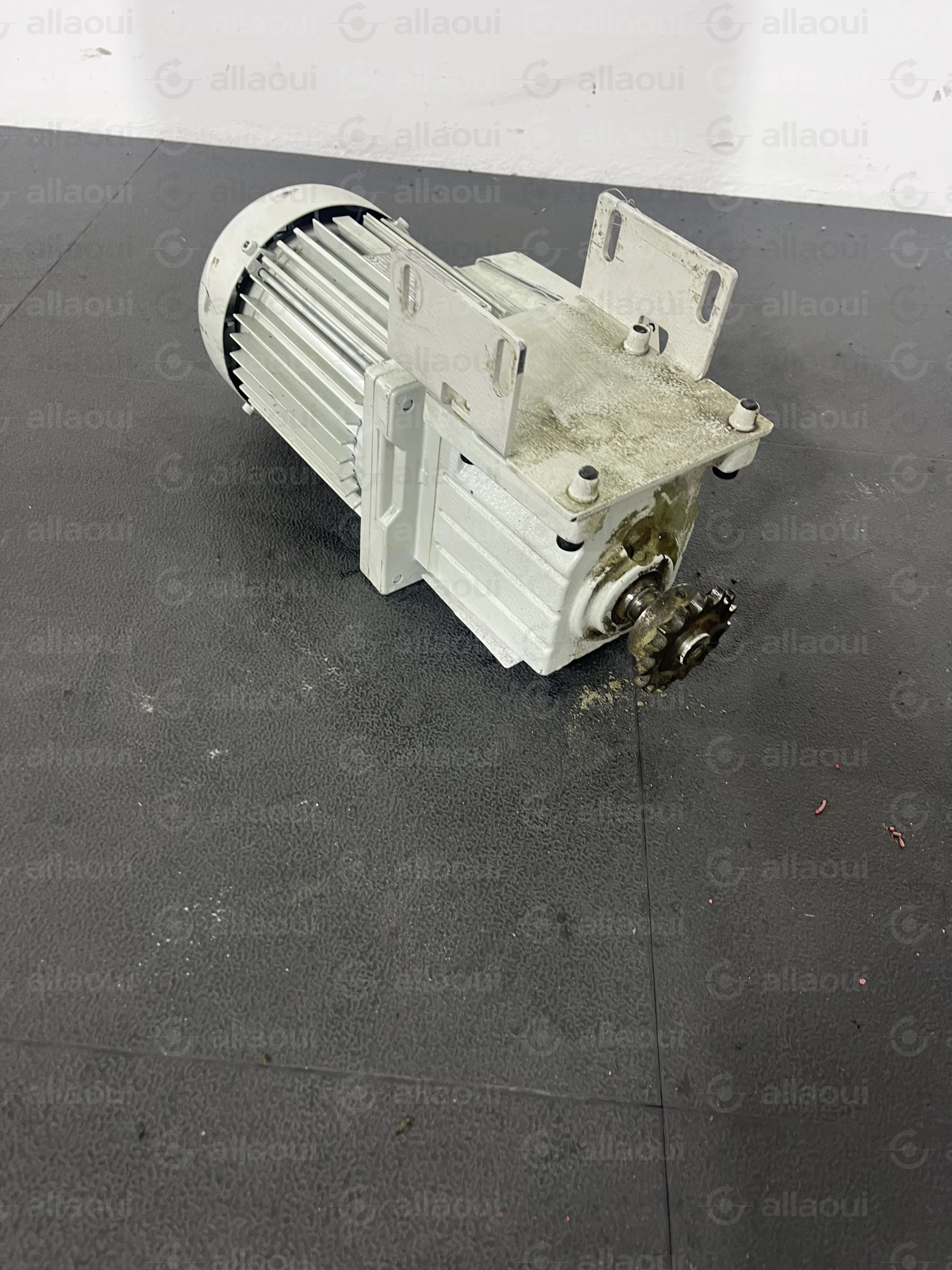 Lenze Motor M0XMA1M 080-32 Lenze Motor M0XMA1M 080-32