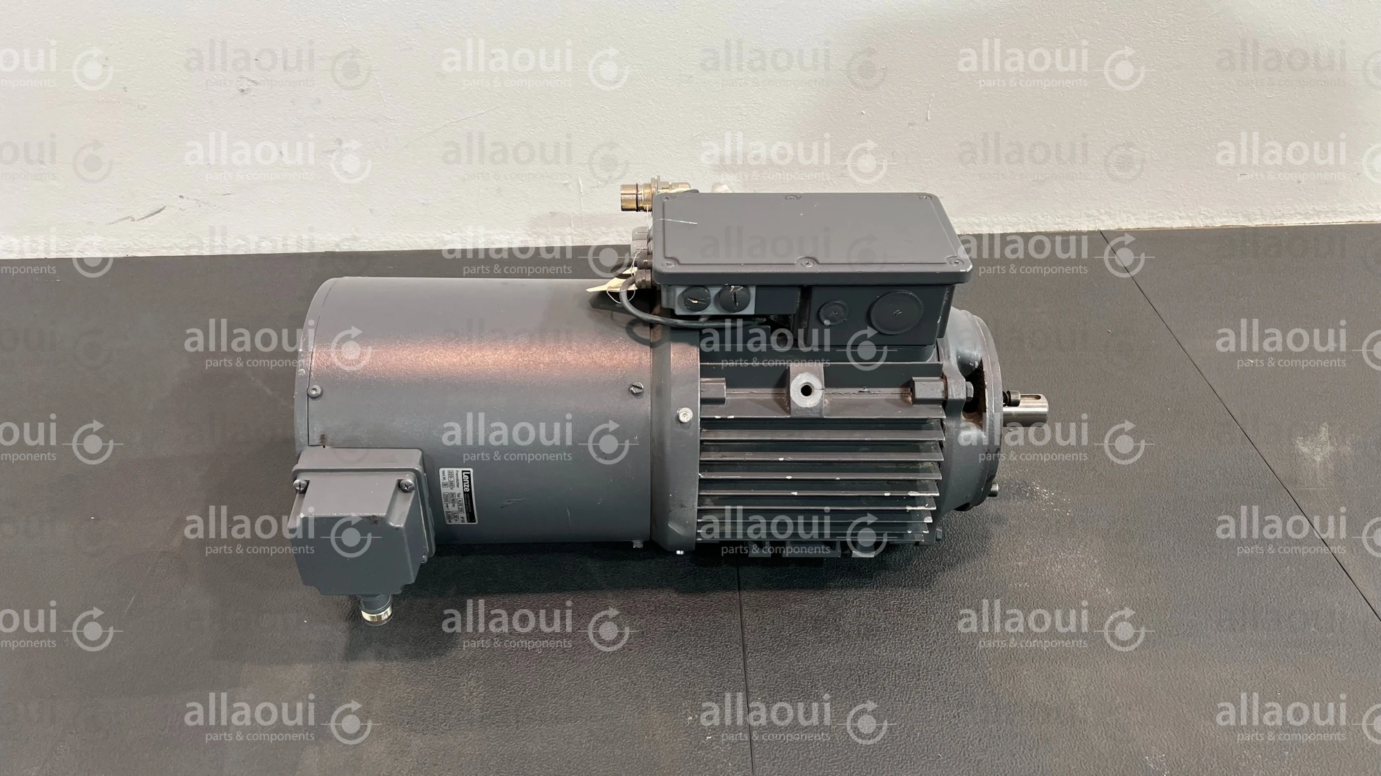 Lenze Motor MDFMABS112-22B Lenze Motor MDFMABS112-22B