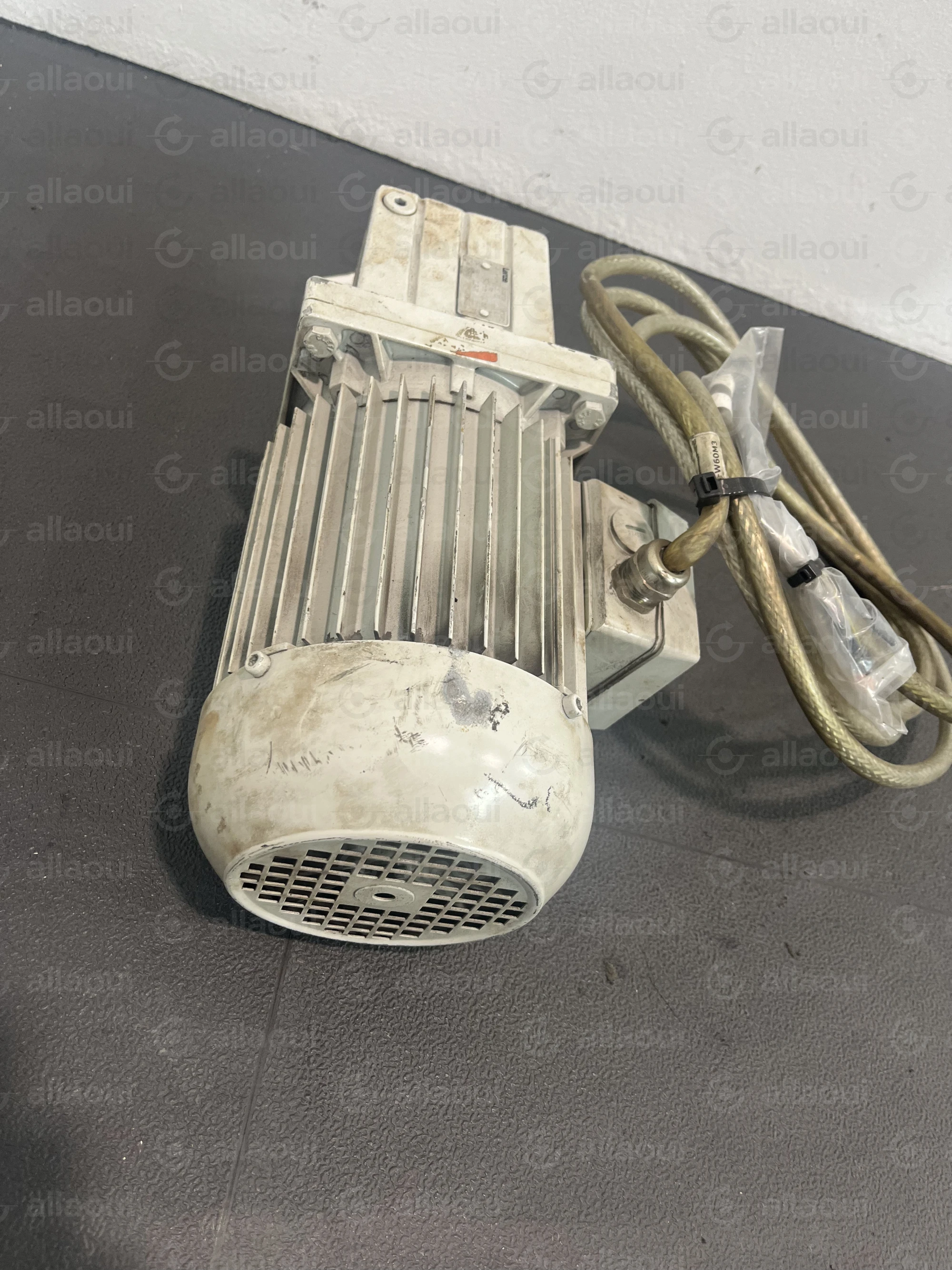 Lenze Motor MDXMA1M 080 - 32 Lenze Motor MDXMA1M 080 - 32