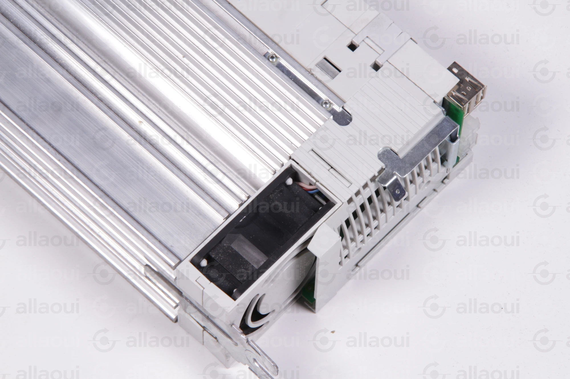 Lenze Frequency Converter 8200 Vector E82EV152_2C000 Lenze Frequency Converter 8200 Vector E82EV152_2C000