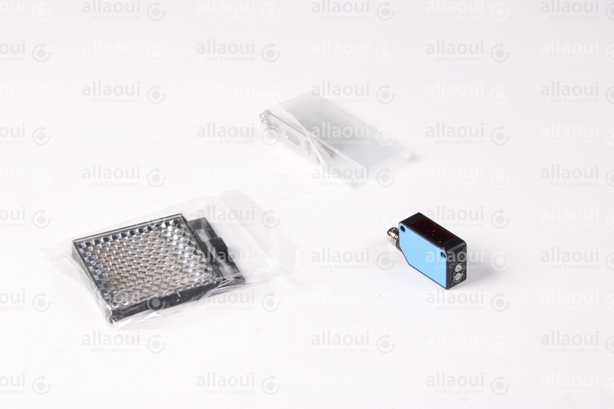 Sick Reflection Light Barrier WL100-2P4439 Sick Reflection Light Barrier WL100-2P4439