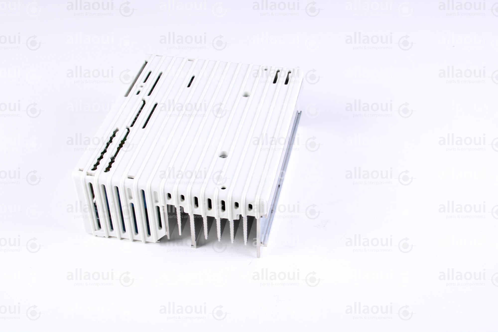 Lenze Frequency Converter 33.8201_E 33.8201_E Lenze Frequency Converter 33.8201_E 33.8201_E